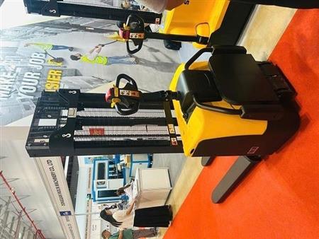 Xe Nâng Điện Đứng Lái STAXX - Model RS15H-3000